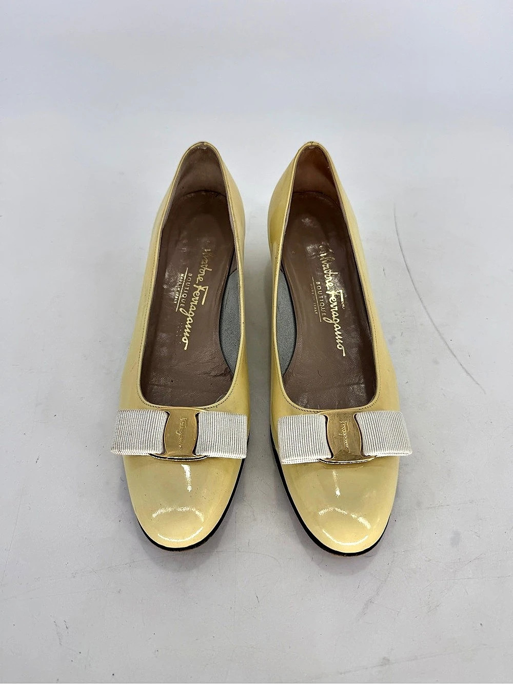 Salvatore Ferragamo Vara Bow Patent Low Block Heel Pumps Yellow US 7 B